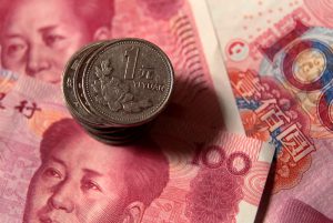 Yen gains, Yuan falls as Hong Kong tensions muddy trade progress