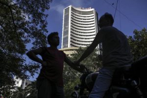 Indian shares hit near four-month highs, Reliance rises on Intel investment